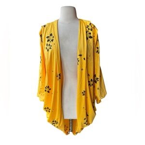 1980s Diamond’s Run Designed by Wayne Diamond Floral Batwing Open Cardigan